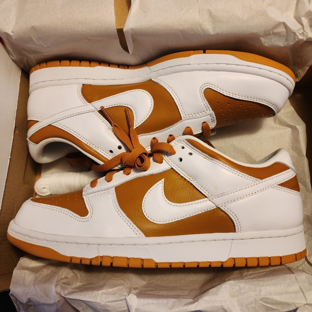 Nike Dunk Low "Reverse Curry"